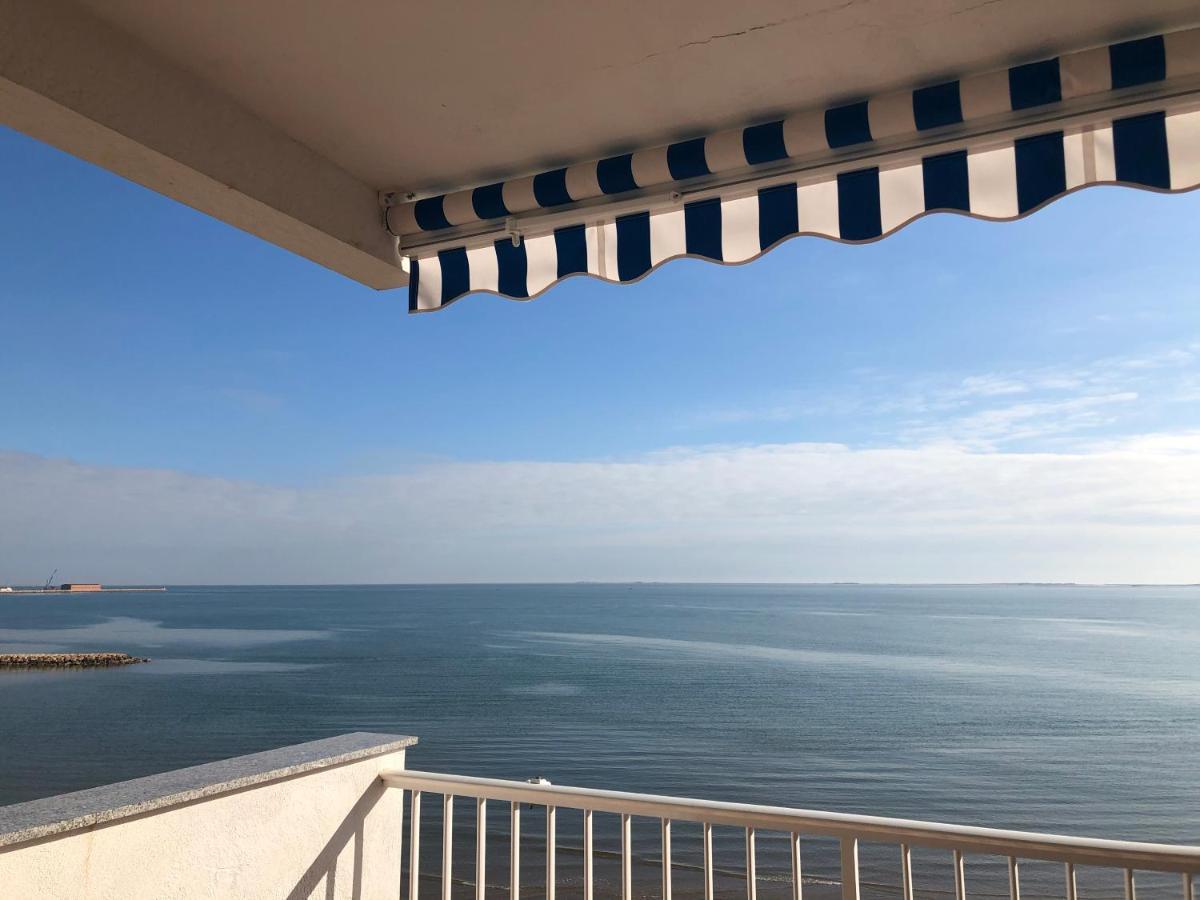 Apartamento En Primera Linea De Mar Sant Carles De La Rapita Ngoại thất bức ảnh