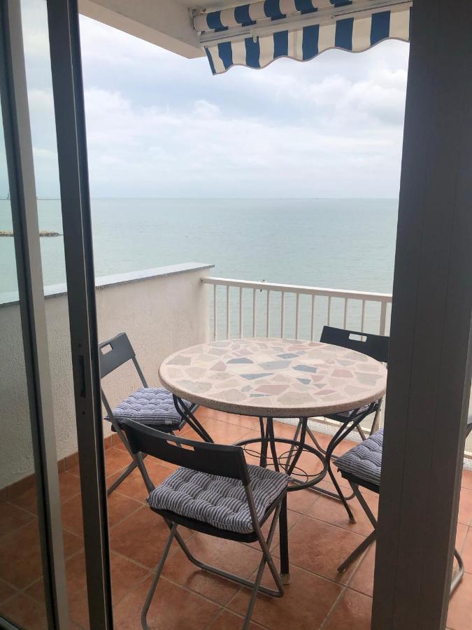 Apartamento En Primera Linea De Mar Sant Carles De La Rapita Ngoại thất bức ảnh