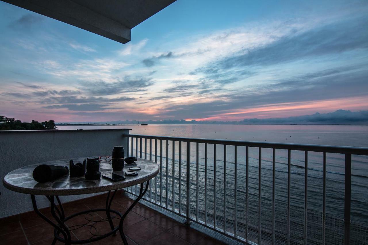 Apartamento En Primera Linea De Mar Sant Carles De La Rapita Ngoại thất bức ảnh